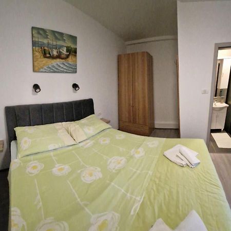 Apartments Vuceric Peroj Eksteriør billede