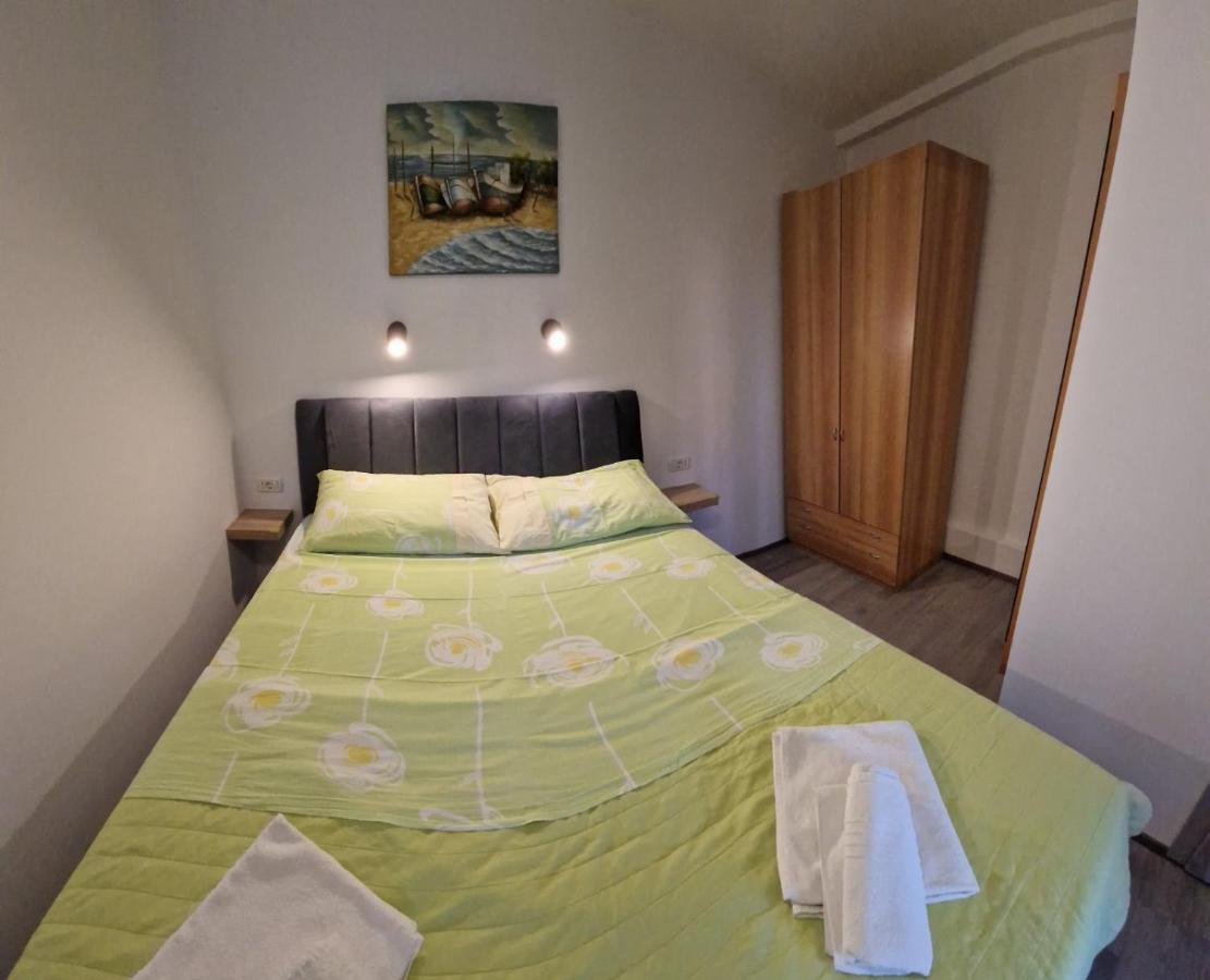 Apartments Vuceric Peroj Eksteriør billede