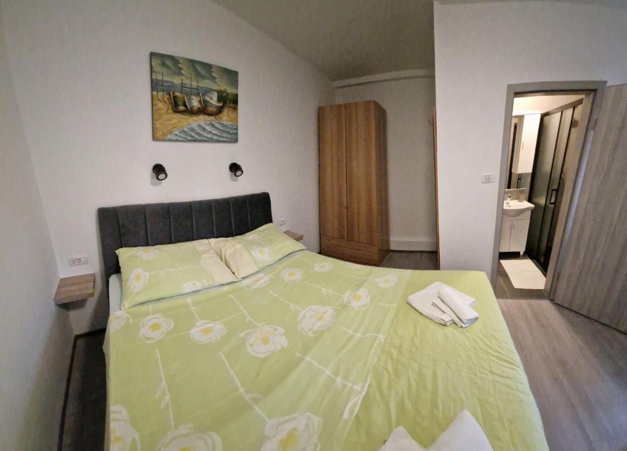 Apartments Vuceric Peroj Eksteriør billede
