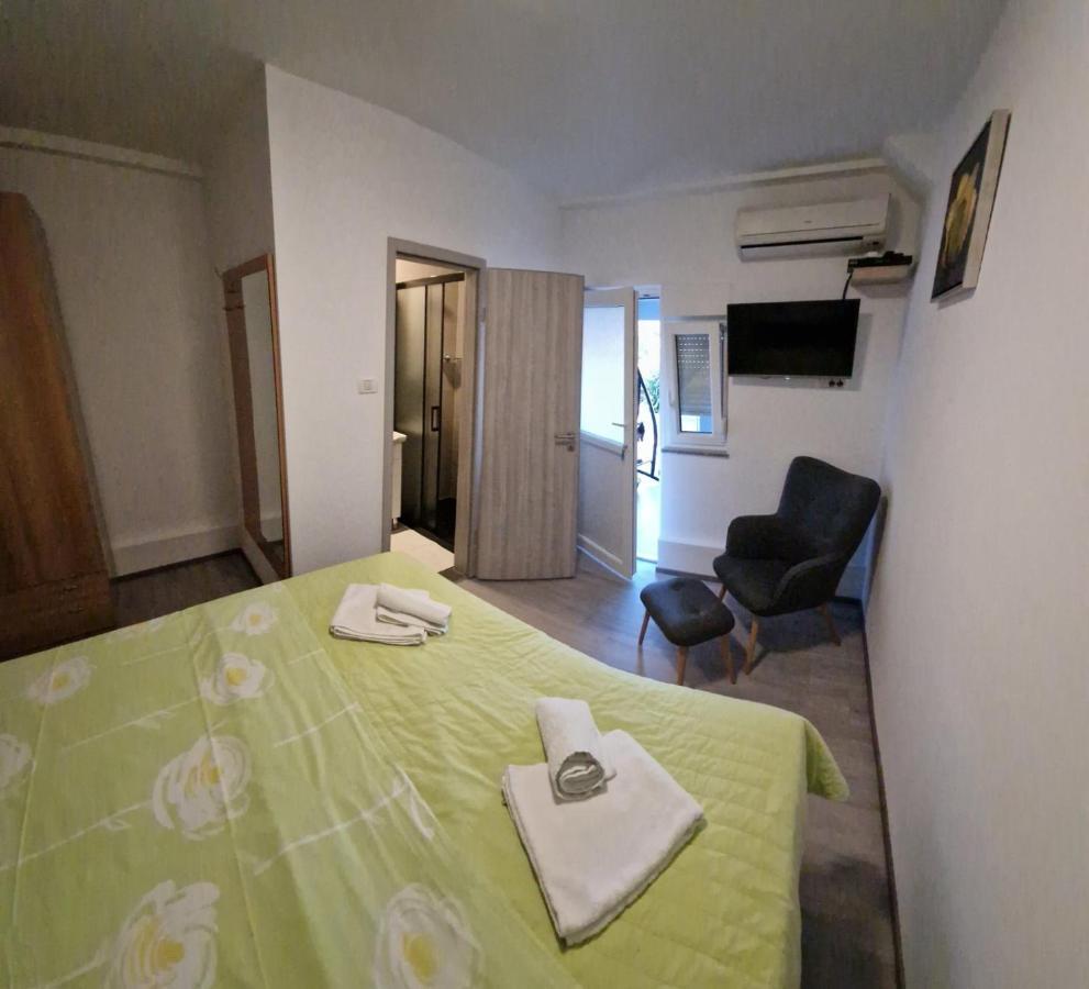 Apartments Vuceric Peroj Eksteriør billede