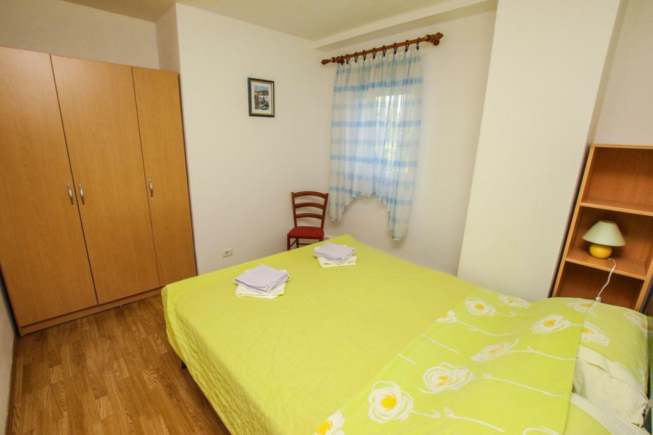 Apartments Vuceric Peroj Eksteriør billede