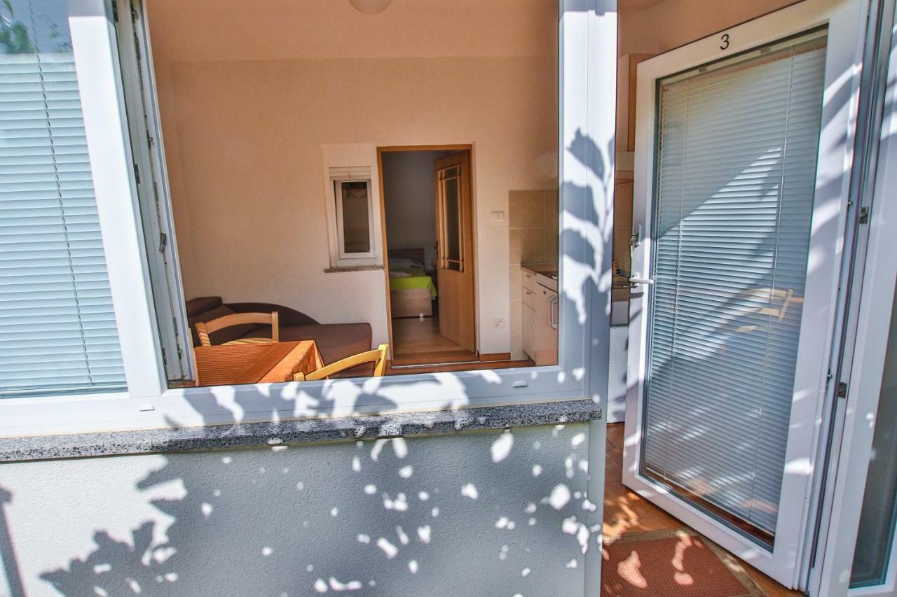 Apartments Vuceric Peroj Eksteriør billede