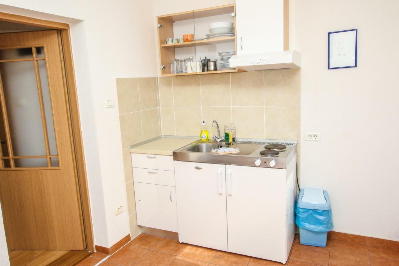 Apartments Vuceric Peroj Eksteriør billede